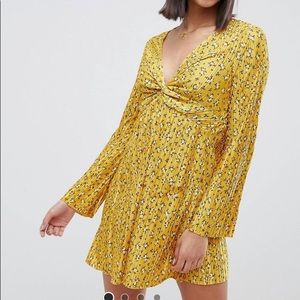 Ditsy floral print dress with knotted front